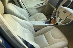 Volvo XC60 2018 Blue