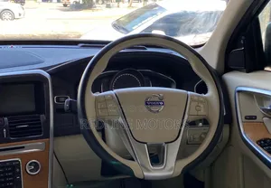 Volvo XC60 2018 Blue
