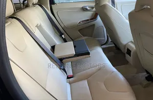Volvo XC60 2018 Blue