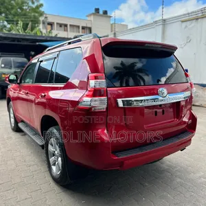 Toyota Land Cruiser Prado 2.8 2017 Red