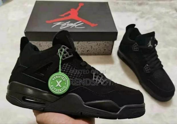 Original J4 
*Blackcat
Size 41-44
 at 3100