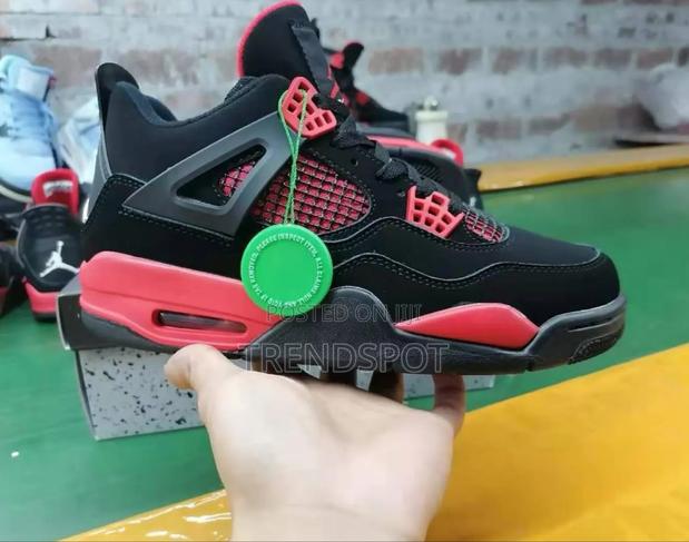 Original J4
Thunder Red
Size 41-44
3100 - main view