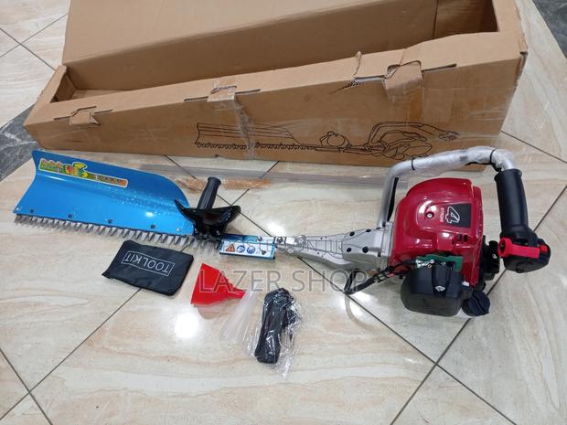 4 Stroke Hedge Trimmer - thumbnail 4
