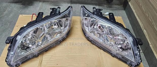 Headlights/Headlamp Toyota Vanguard - main view