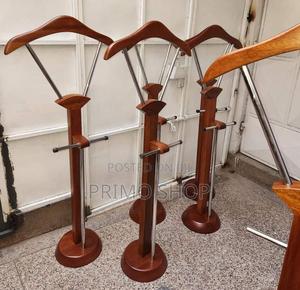 Hangers; Mahogany Executive Office Coat Hanger (Brown)