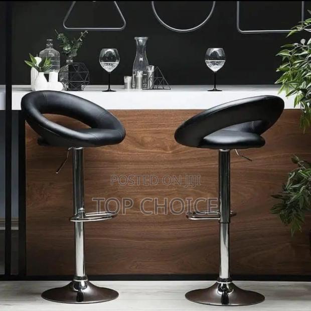 Adjustable Swivel Barchair