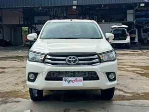 Toyota Hilux 2017 White