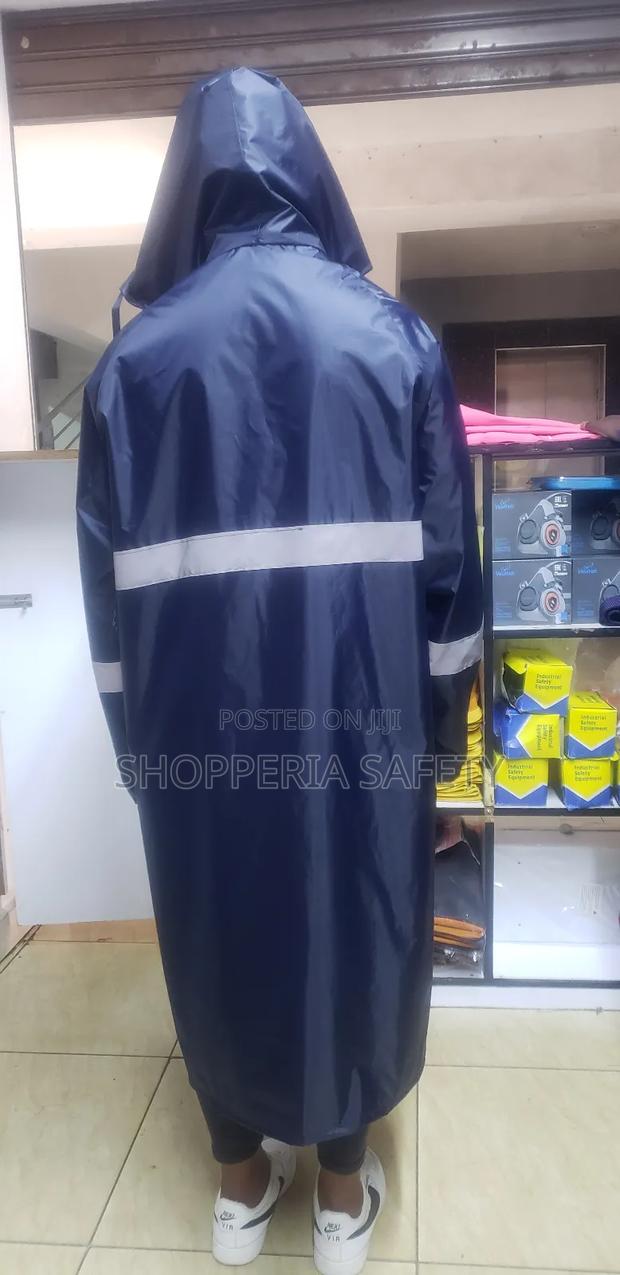 Reflective Raincoat With Inner Lining - thumbnail 3