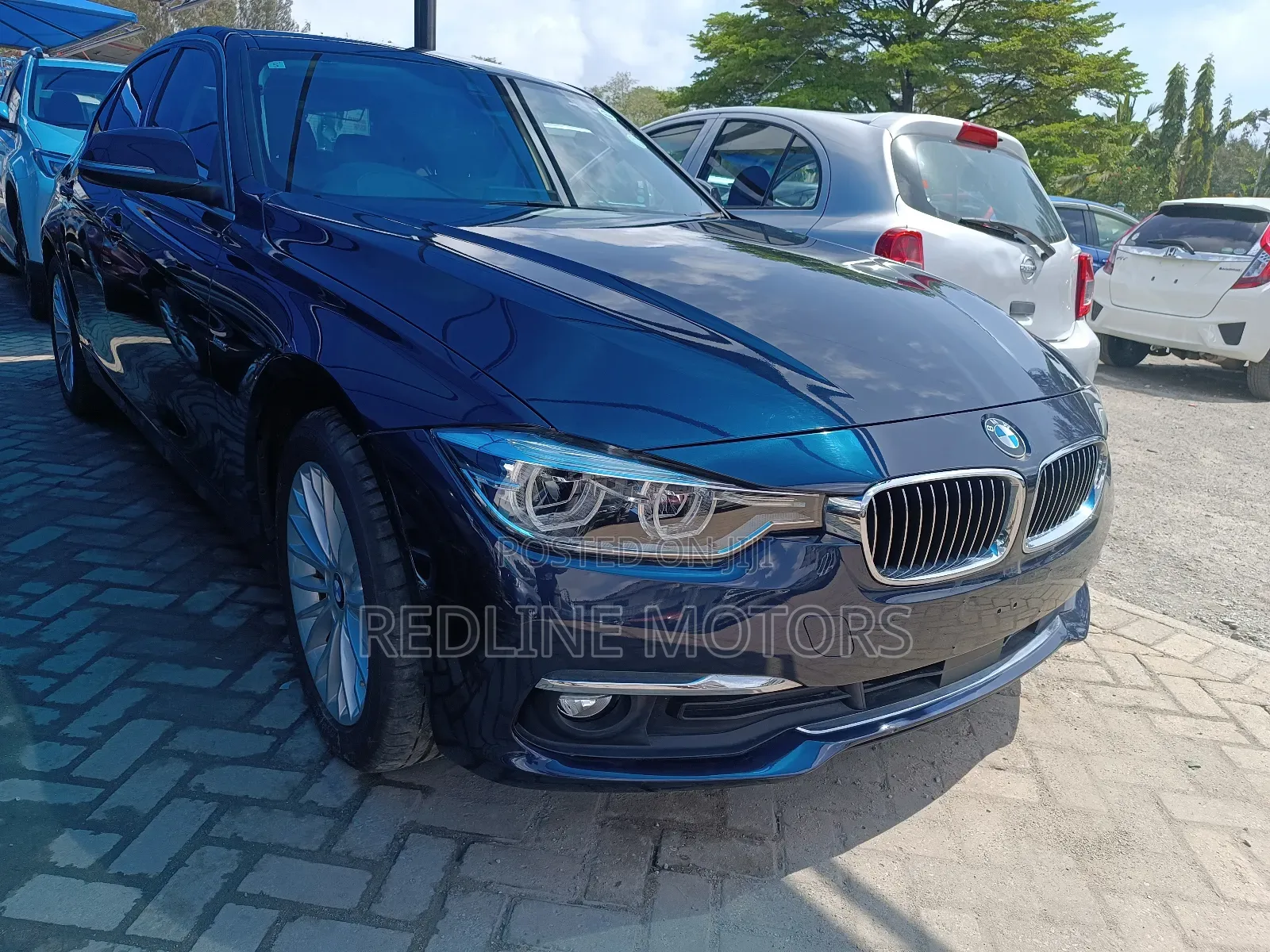 BMW 320i 2017 Blue