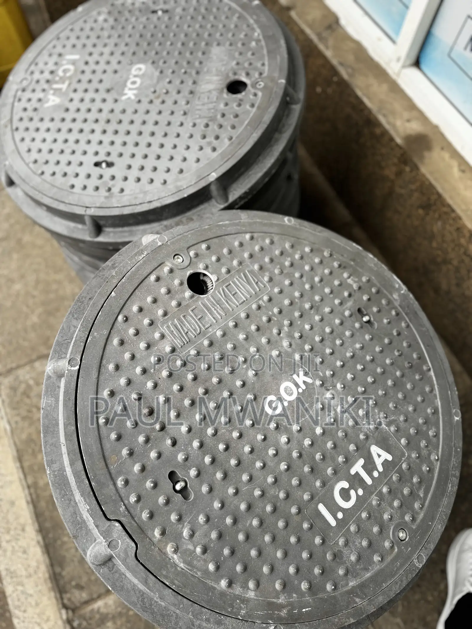 Heavy Duty Round Manhole Covers- 600mm Dia.(Lockable)
