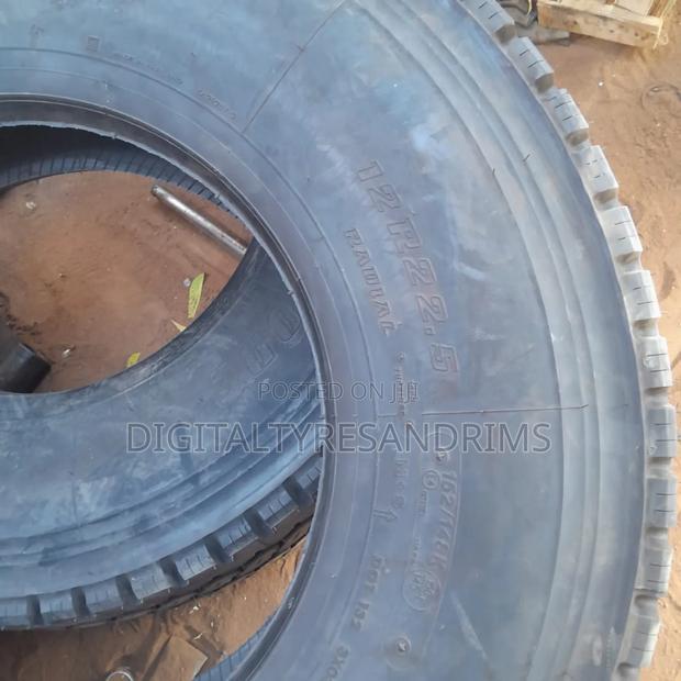 12R22.5 Bridgestone Tyres Made in Japan Brand New