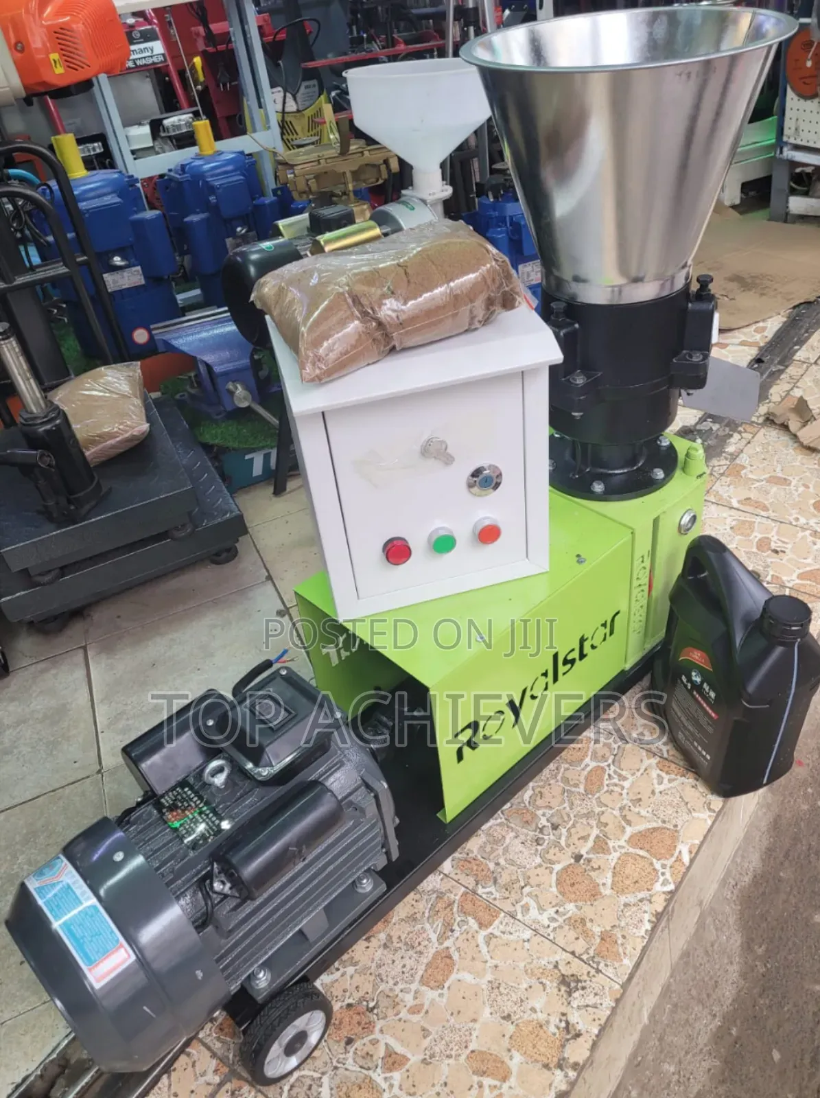 Pellet Maker Machine 200kgs-300kgs/Animal Feed Pellet Maker