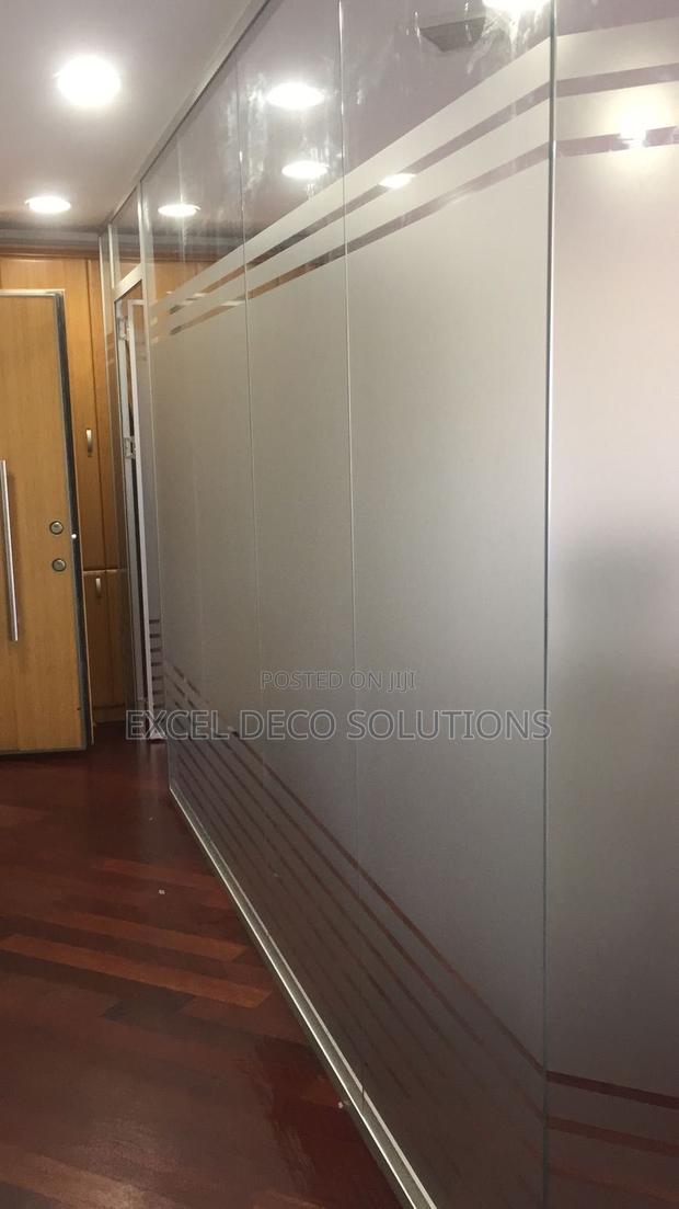 Elegant Aluminum Partitions