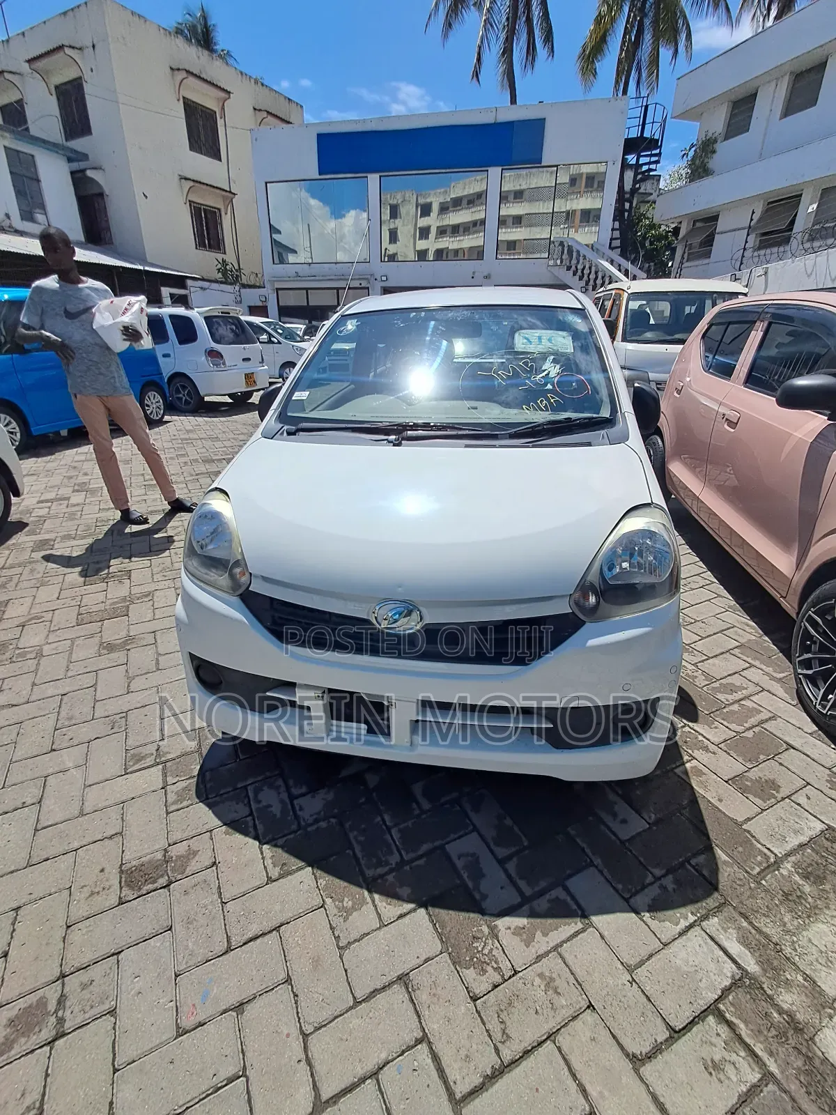 Daihatsu Mira 2017 White