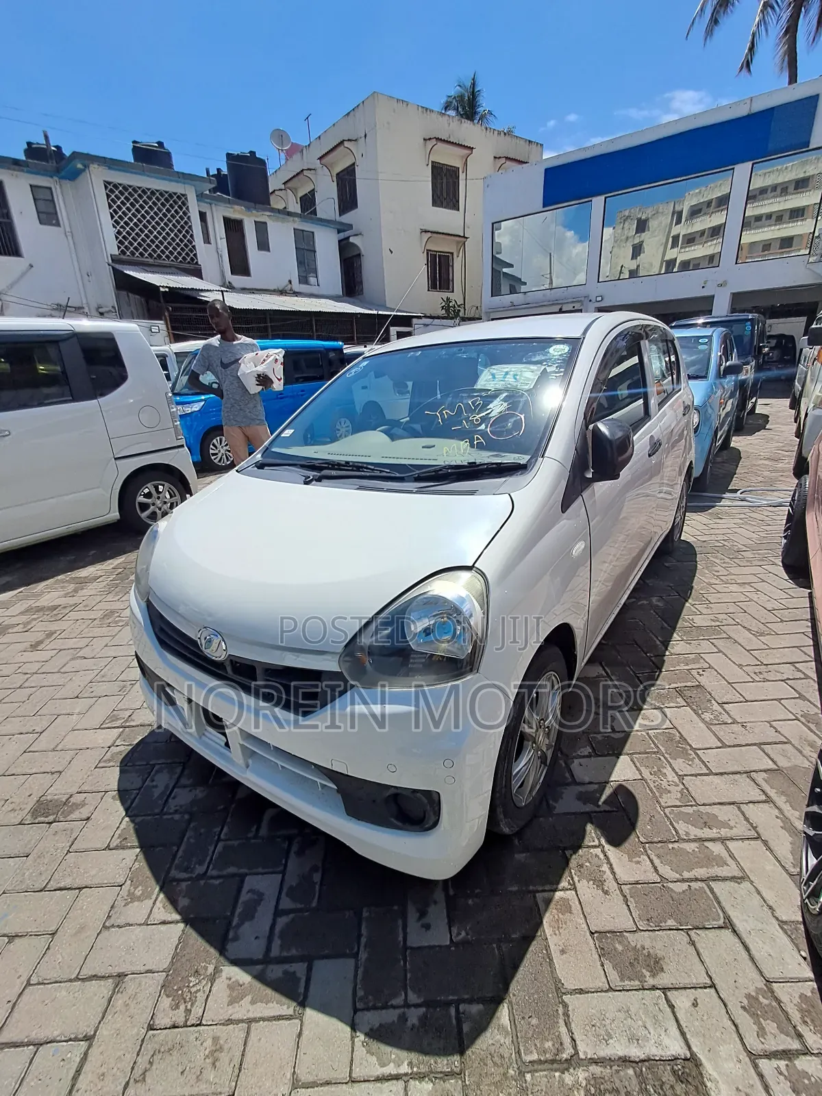 Daihatsu Mira 2017 White