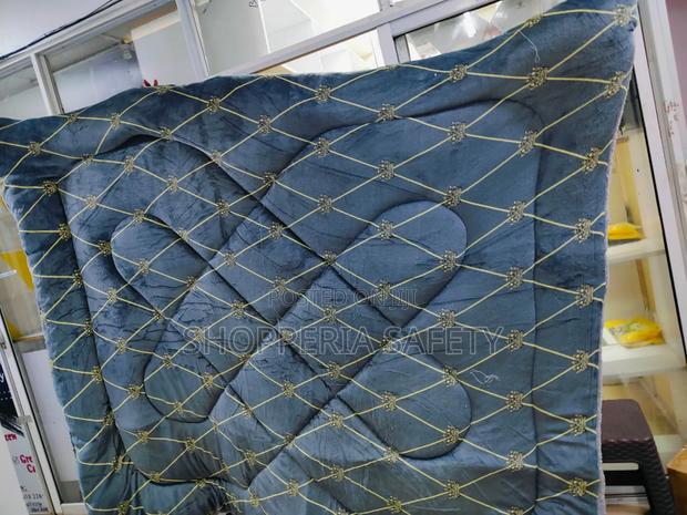 Woolen Duvet, 5*6 - thumbnail 2