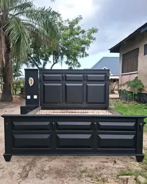 Bonzer Beds 5 by 6 (Side Cabinets 9500/- At )