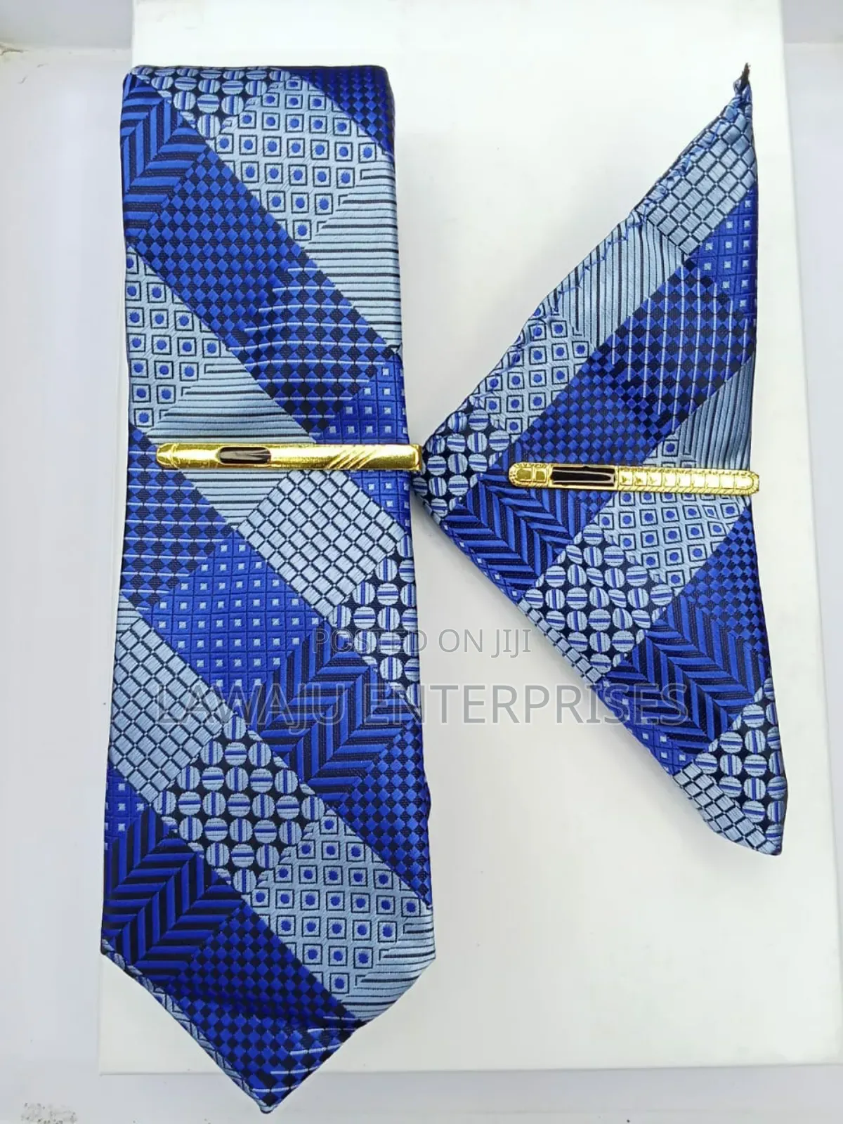 Stripped Blue Men's Tie With Pocket Square