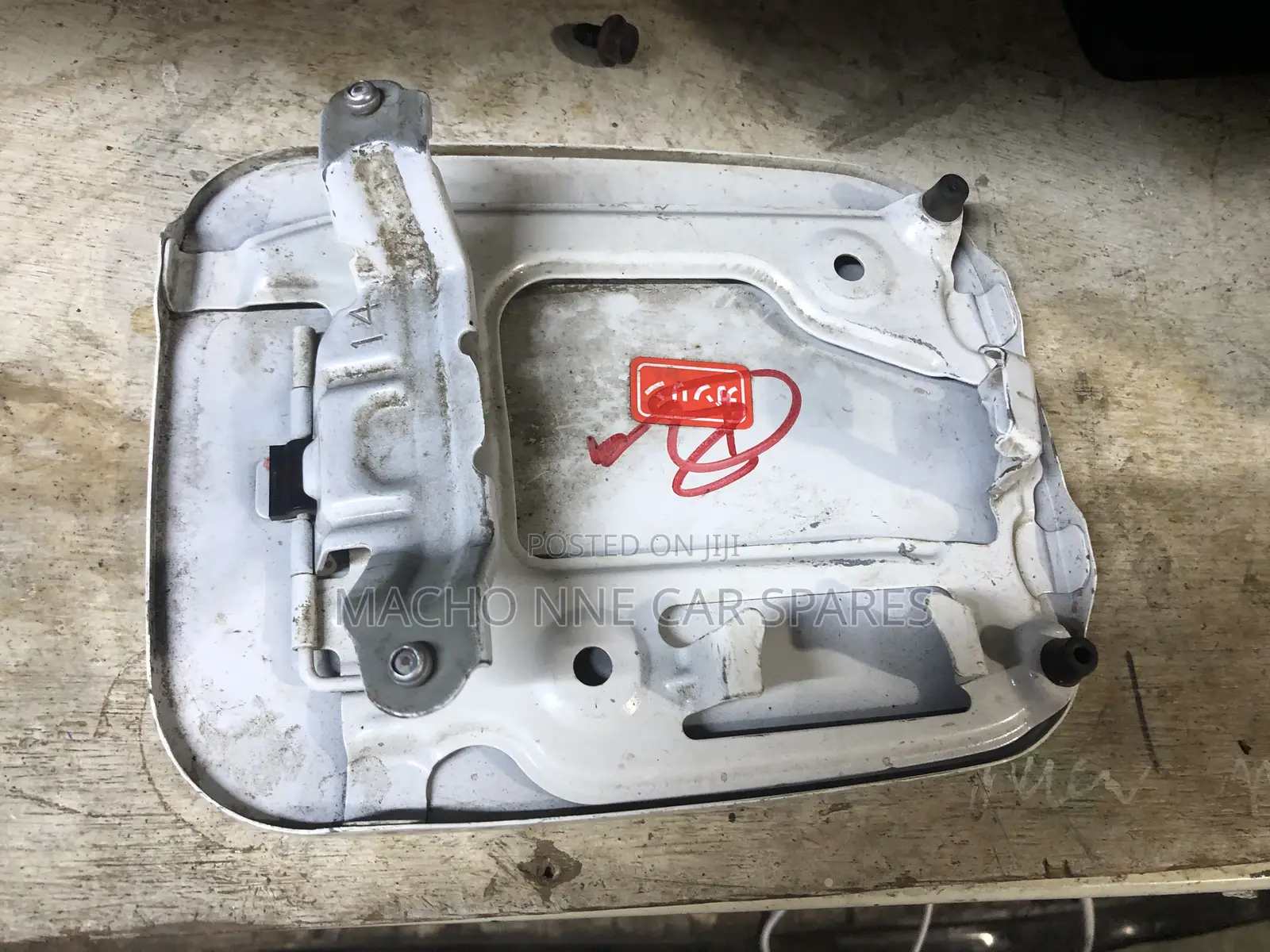 Toyota Fielder/Axio 161/2013 Fuel Tank Cover