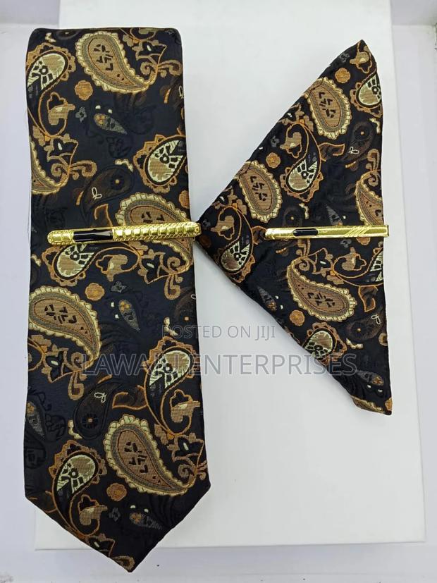 Men's Silk Tie With Pocket Square