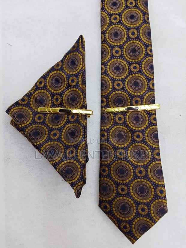 Men's Silk Tie With Pocket Square - thumbnail 2