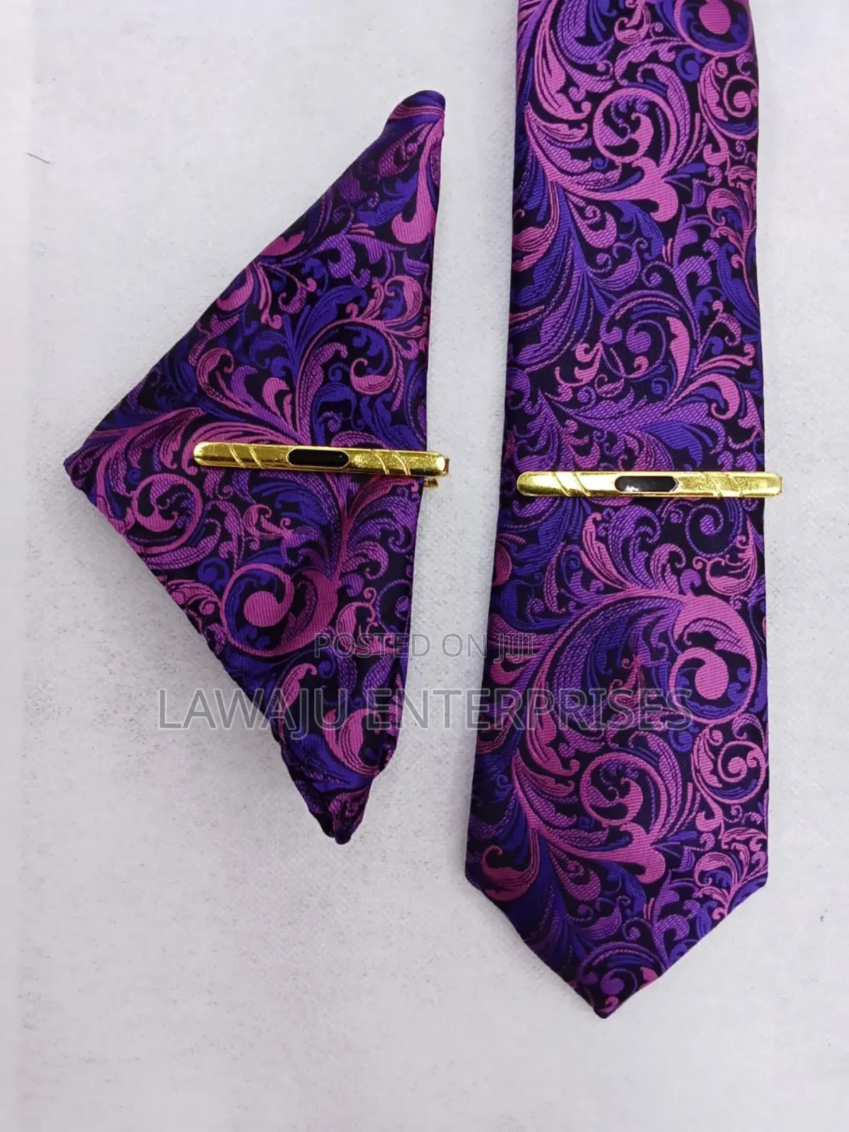 Flowered Men's Tie With Pocket Square