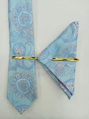 Flowered Men's Tie With Pocket Square