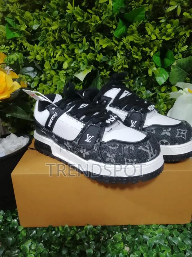 Lv Trainer Maxi Denim Black White Size. 40-44 Price.4200 - thumbnail 3