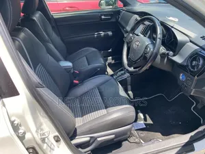 Toyota Corolla Fielder 1.5 Petrol AWD 2017 Pearl