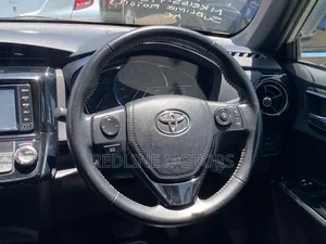 Toyota Corolla Fielder 1.5 Petrol AWD 2017 Pearl