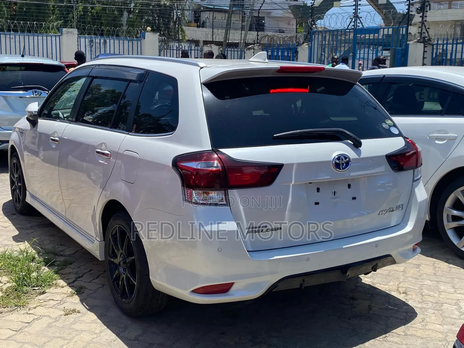 Toyota Corolla Fielder 1.5 Petrol AWD 2017 Pearl