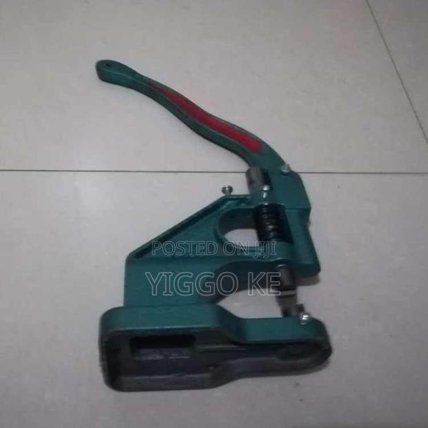 Manual Eyelet Machine - Reliable, Durable Discounted