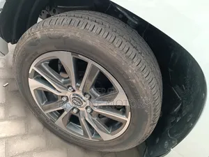Toyota Land Cruiser 4.6 V8 AX 2018 White