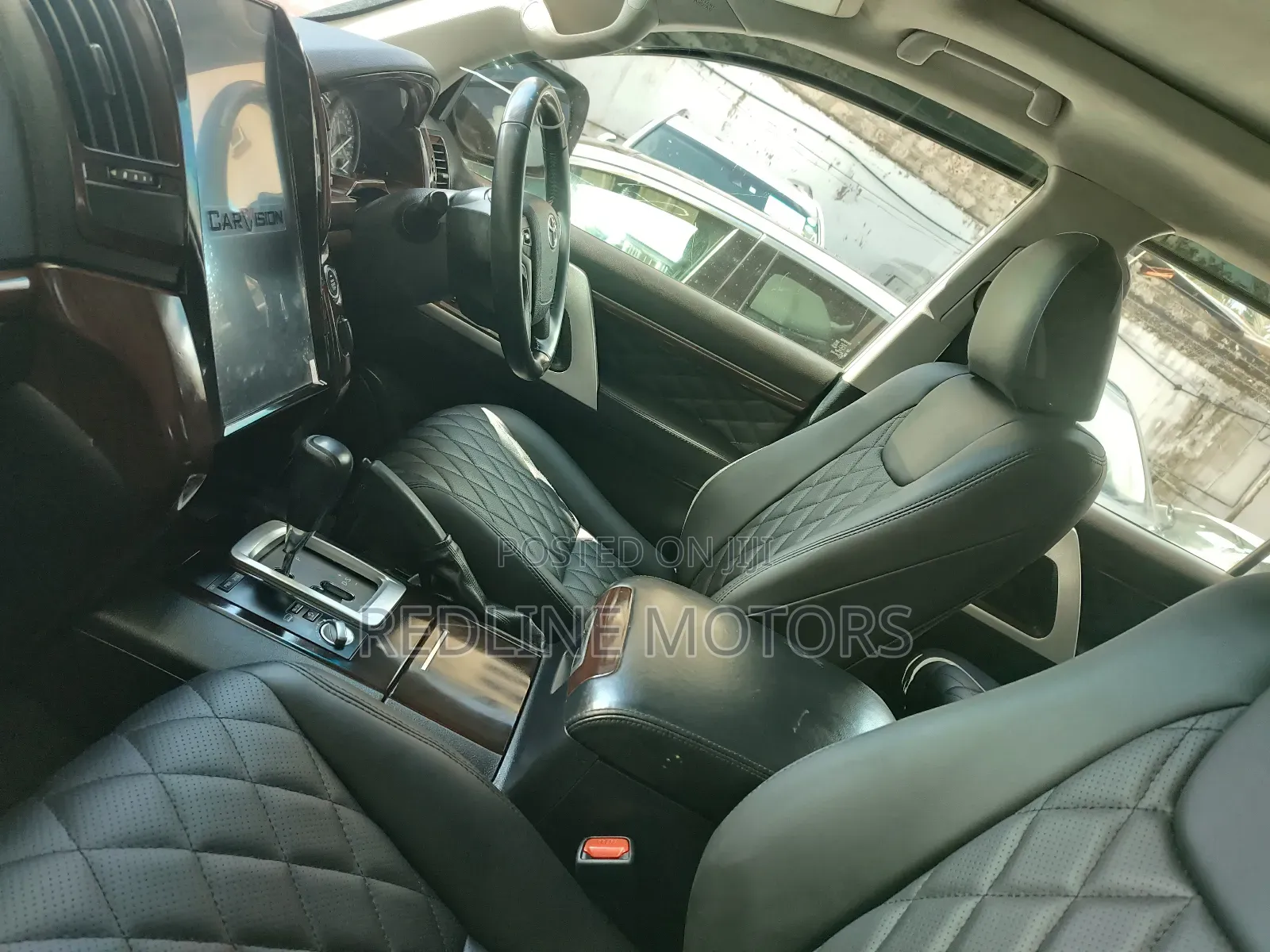 Toyota Land Cruiser 4.6 V8 AX 2018 White