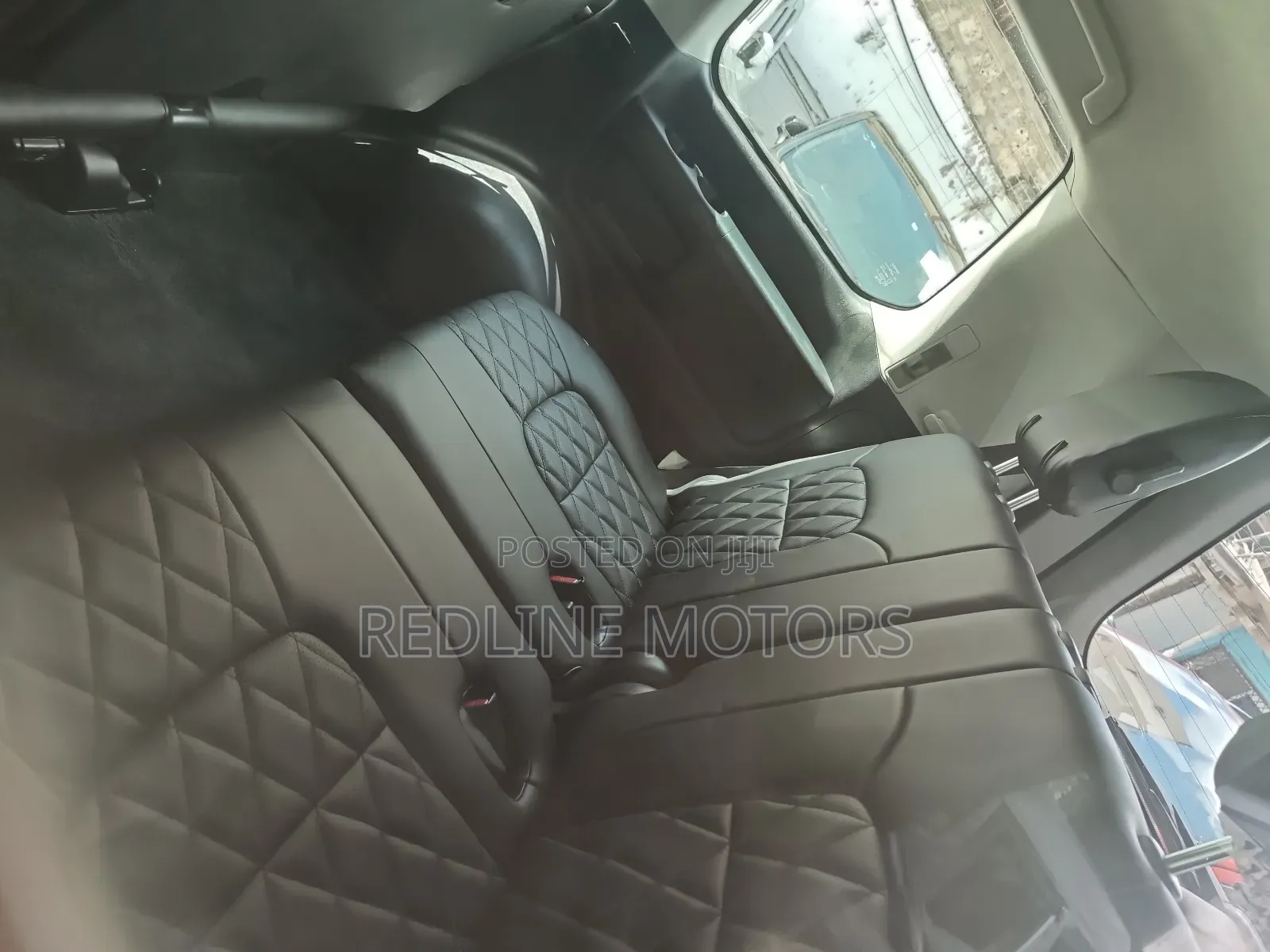 Toyota Land Cruiser 4.6 V8 AX 2018 White