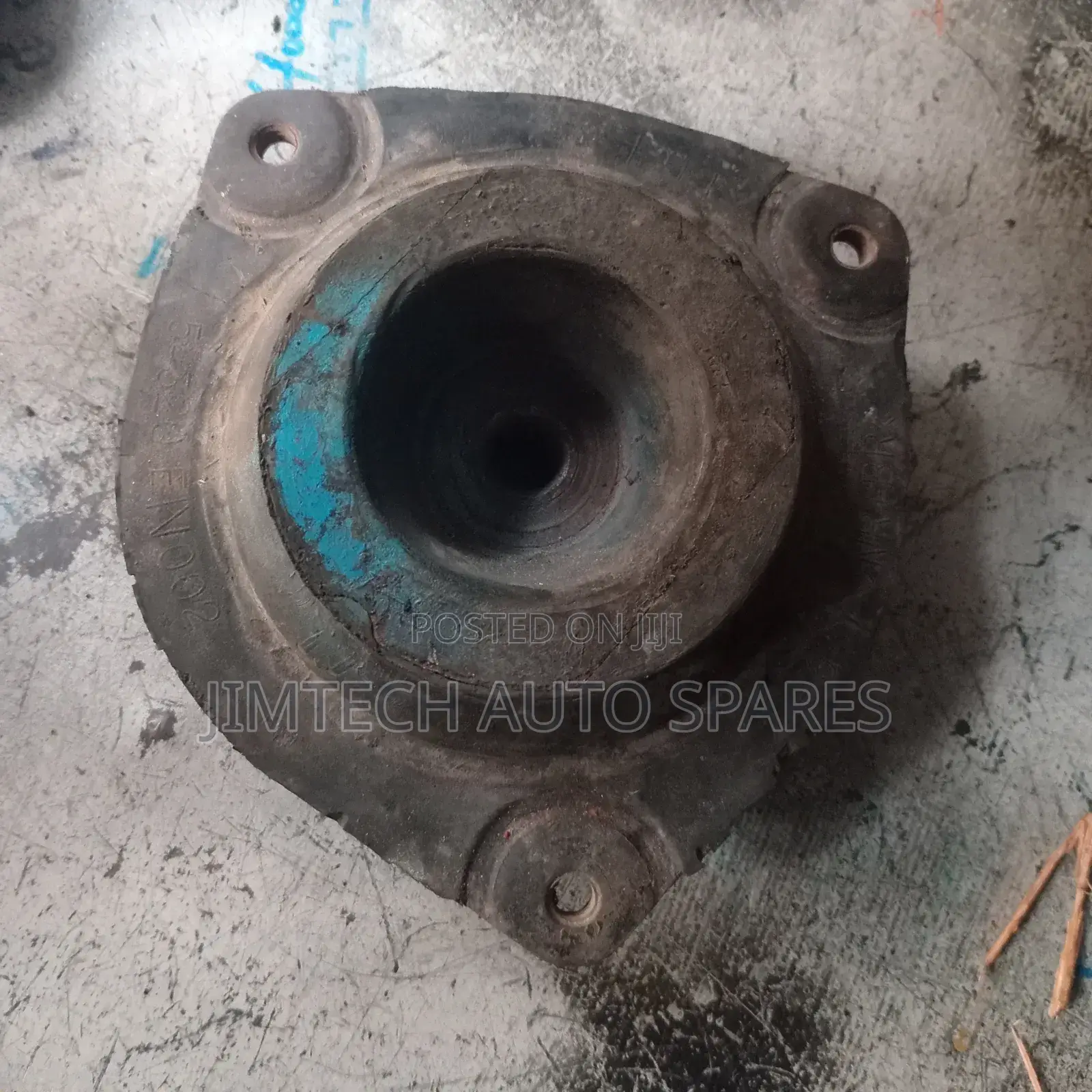 Toyota Noah Front Shock Mountain