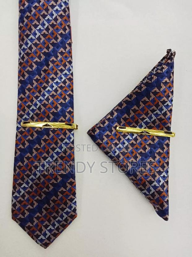 Premium Silk Tie With Pocket Square - thumbnail 3