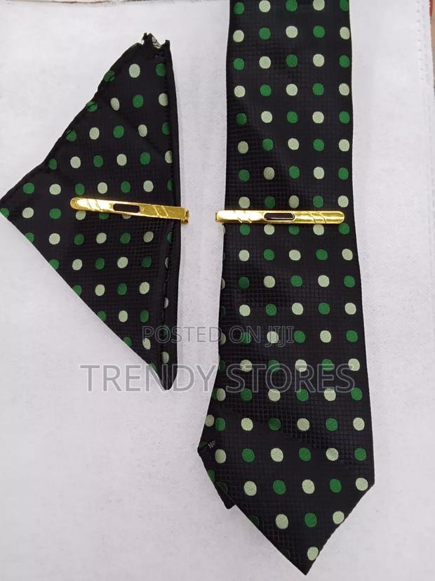 Green Men's Tie With Pocket Square - main view
