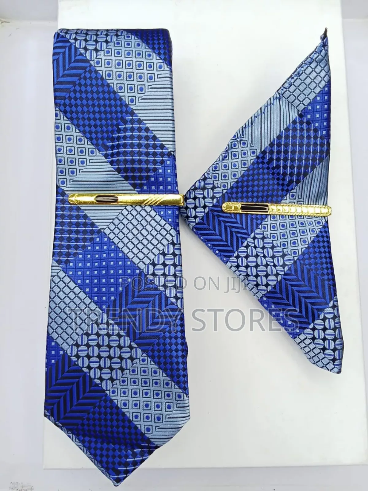 Blue Pattern Men's Tie With Pocket Square