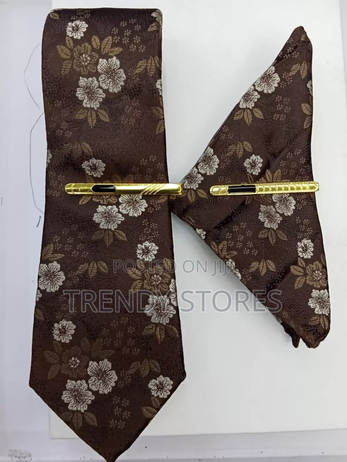 Brown Flowered Men's Tie With Pocket Square