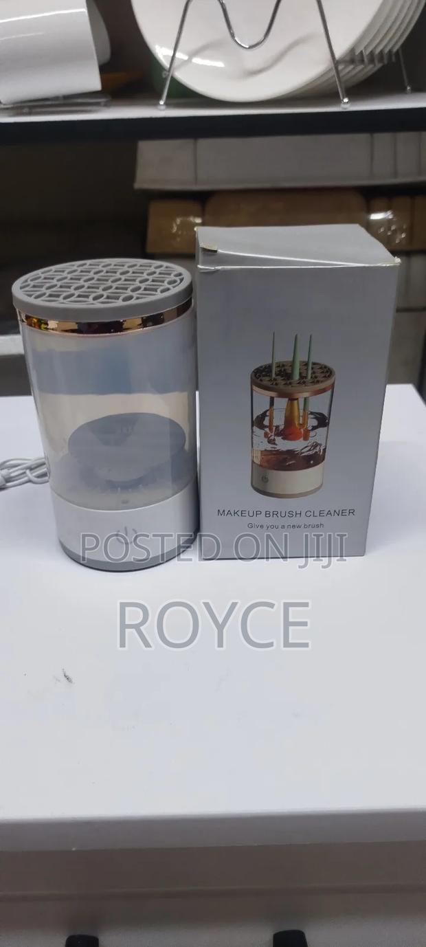 Electric Makeup Brush Cleaner - main view