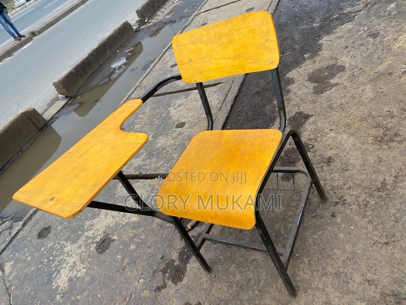 Varnished Lecturer Arm Chair College