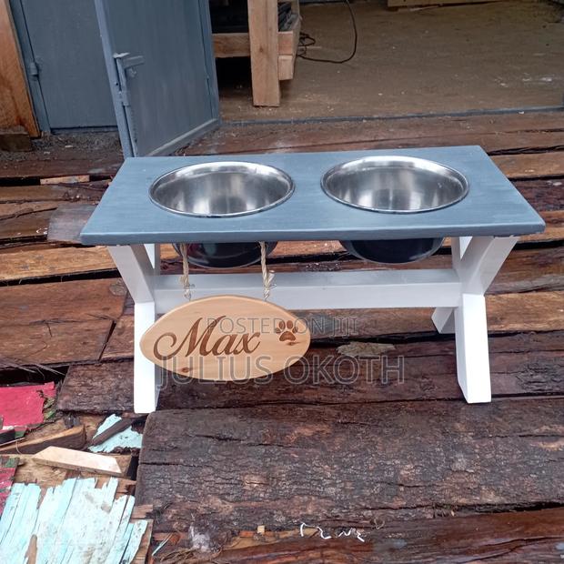 Feeding Station - main view