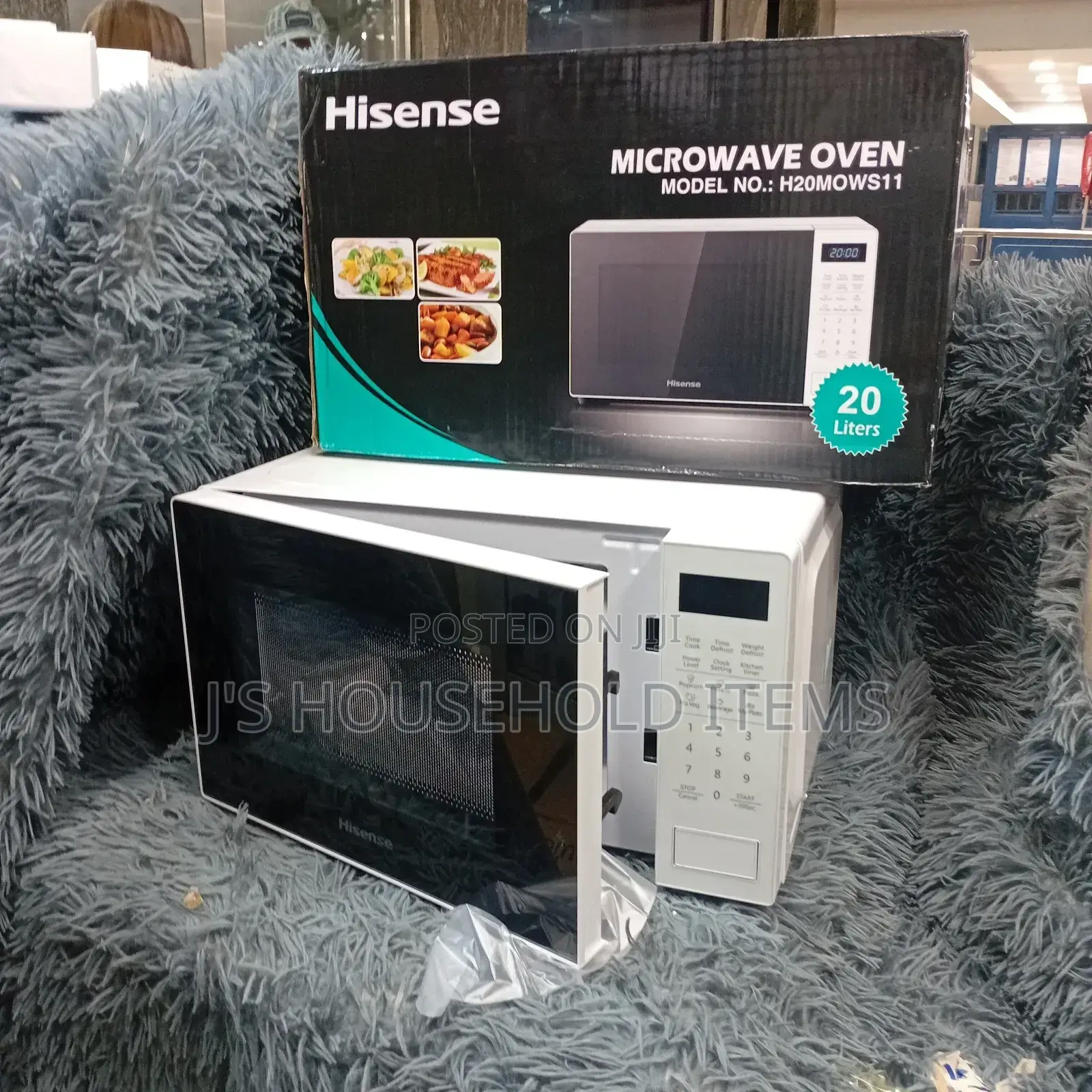 Hisense Digital Microwave 20L