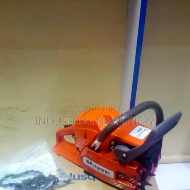 Husqvarna Power Saw Machine 272xp - main view