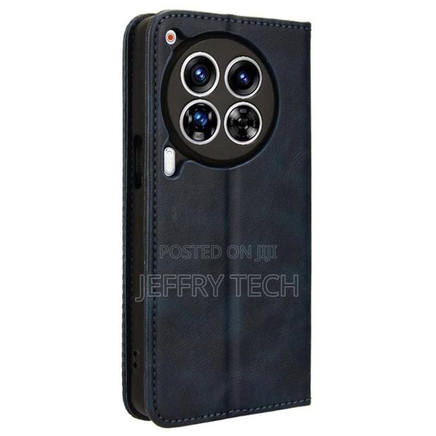 Bofink Vintage Tecno Camon 30 Premier Leather Case - Blue - main view
