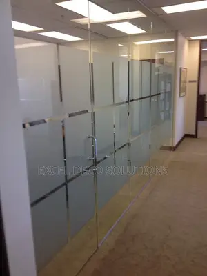 Minimal Design Frameless Partition