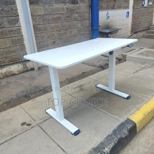 White Electric Table (1.2m) - main view