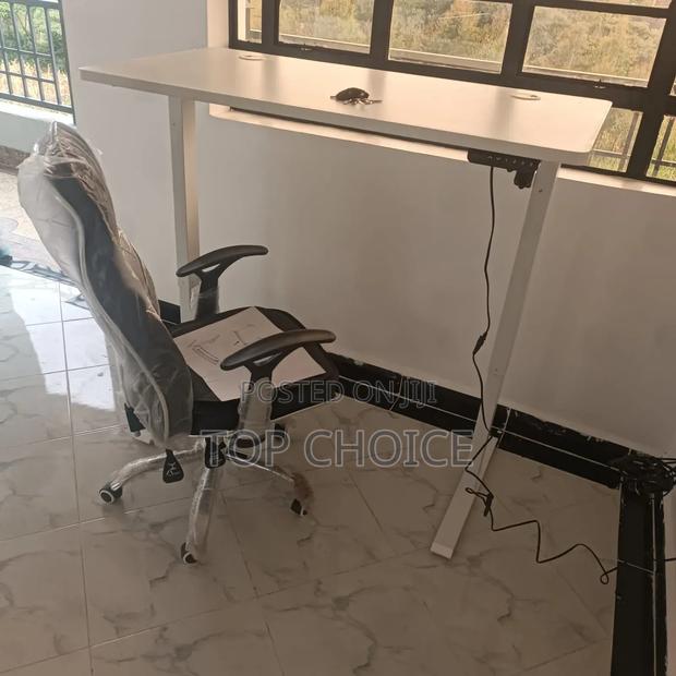 Adjustable Height Electric Table (1.4m) - main view