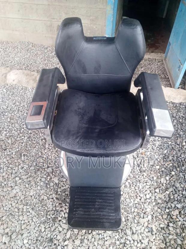 Modern Barber Chair - thumbnail 3